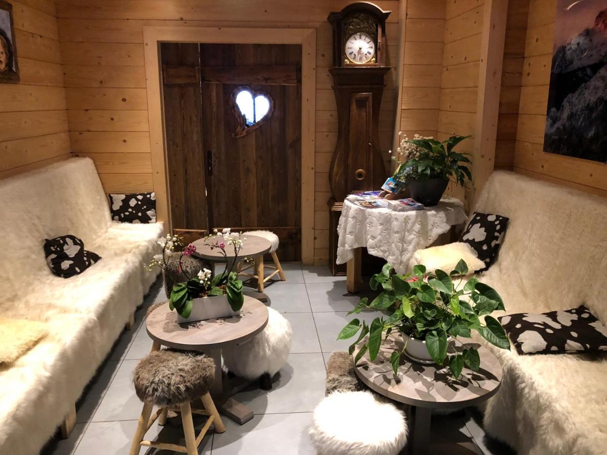 Le Schuss Hotel Chatel Bagian luar foto