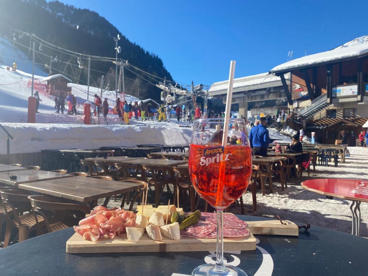 Le Schuss Hotel Chatel Bagian luar foto
