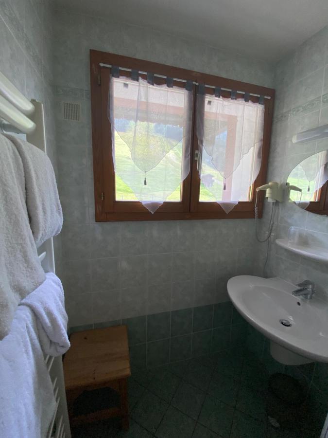 Le Schuss Hotel Chatel Bagian luar foto