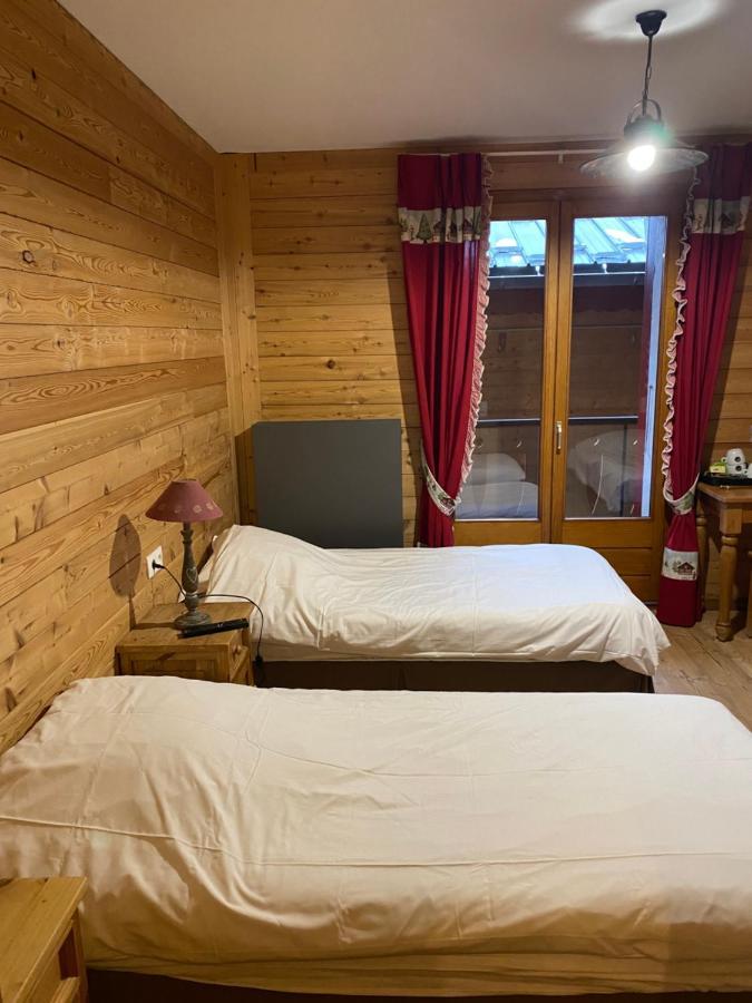 Le Schuss Hotel Chatel Bagian luar foto