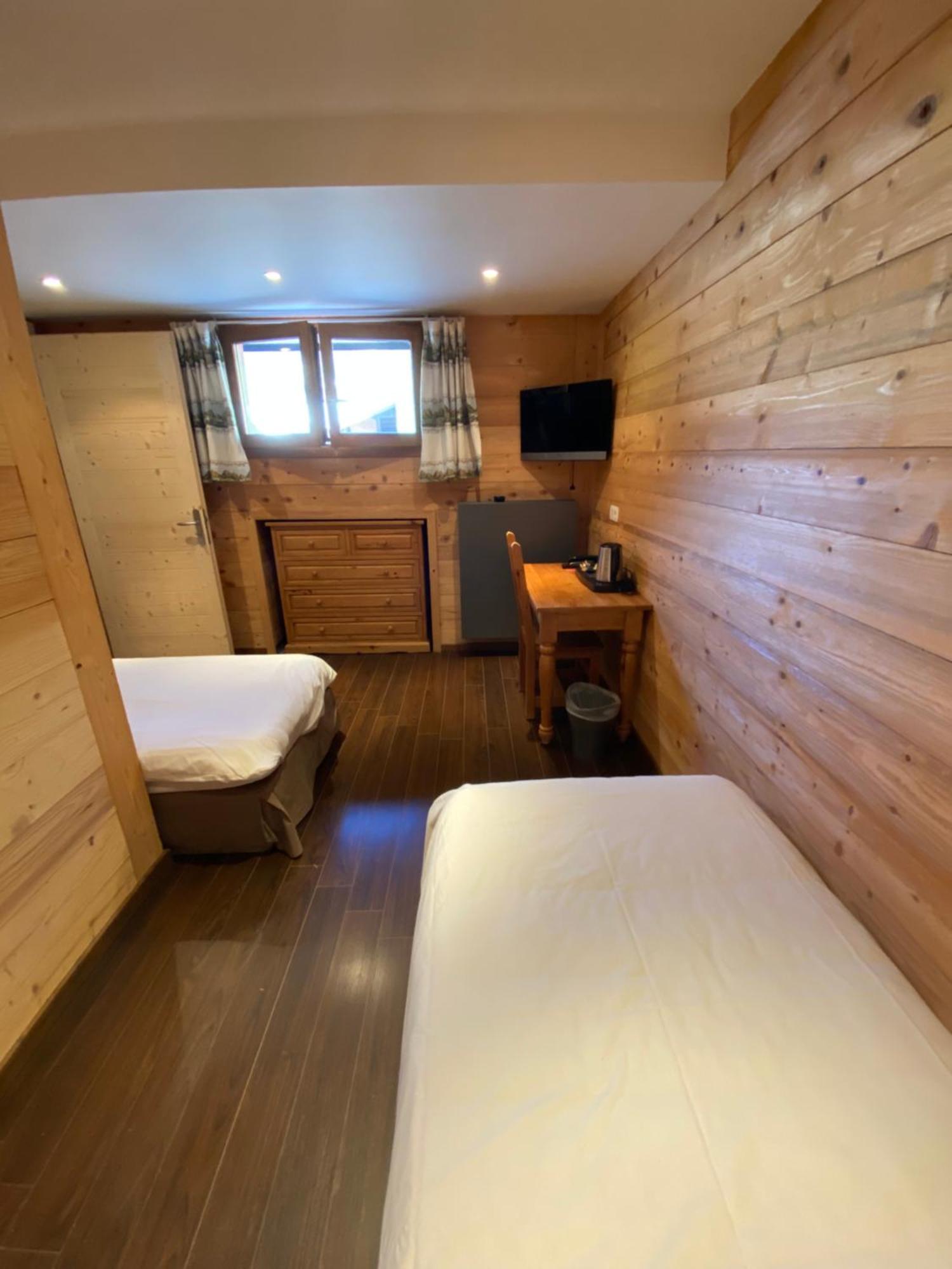 Le Schuss Hotel Chatel Bagian luar foto