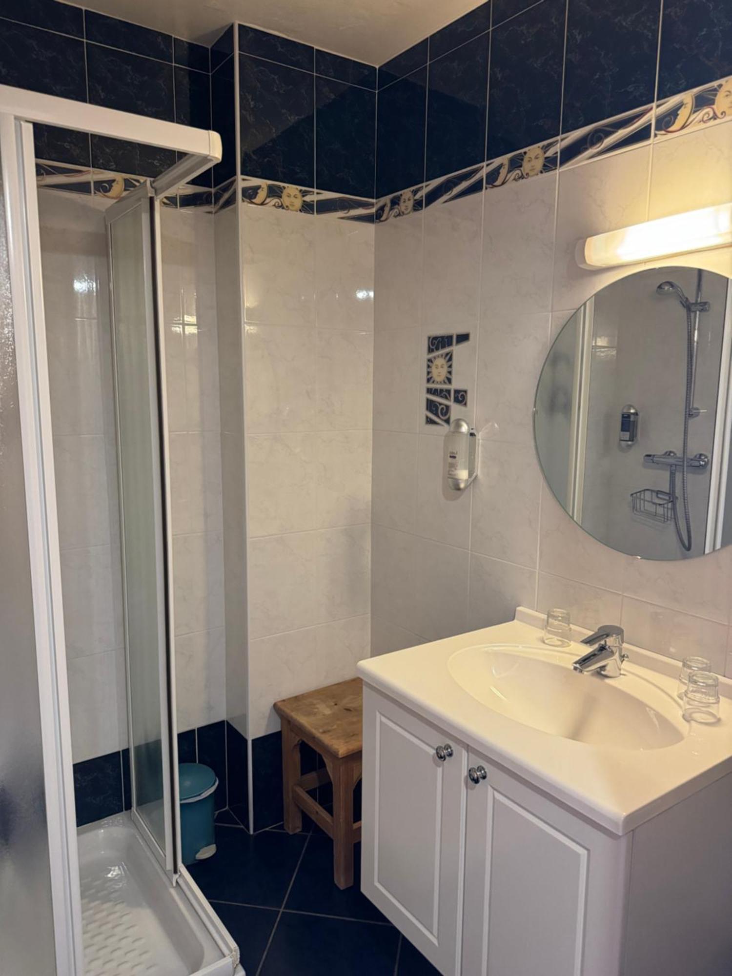 Le Schuss Hotel Chatel Bagian luar foto
