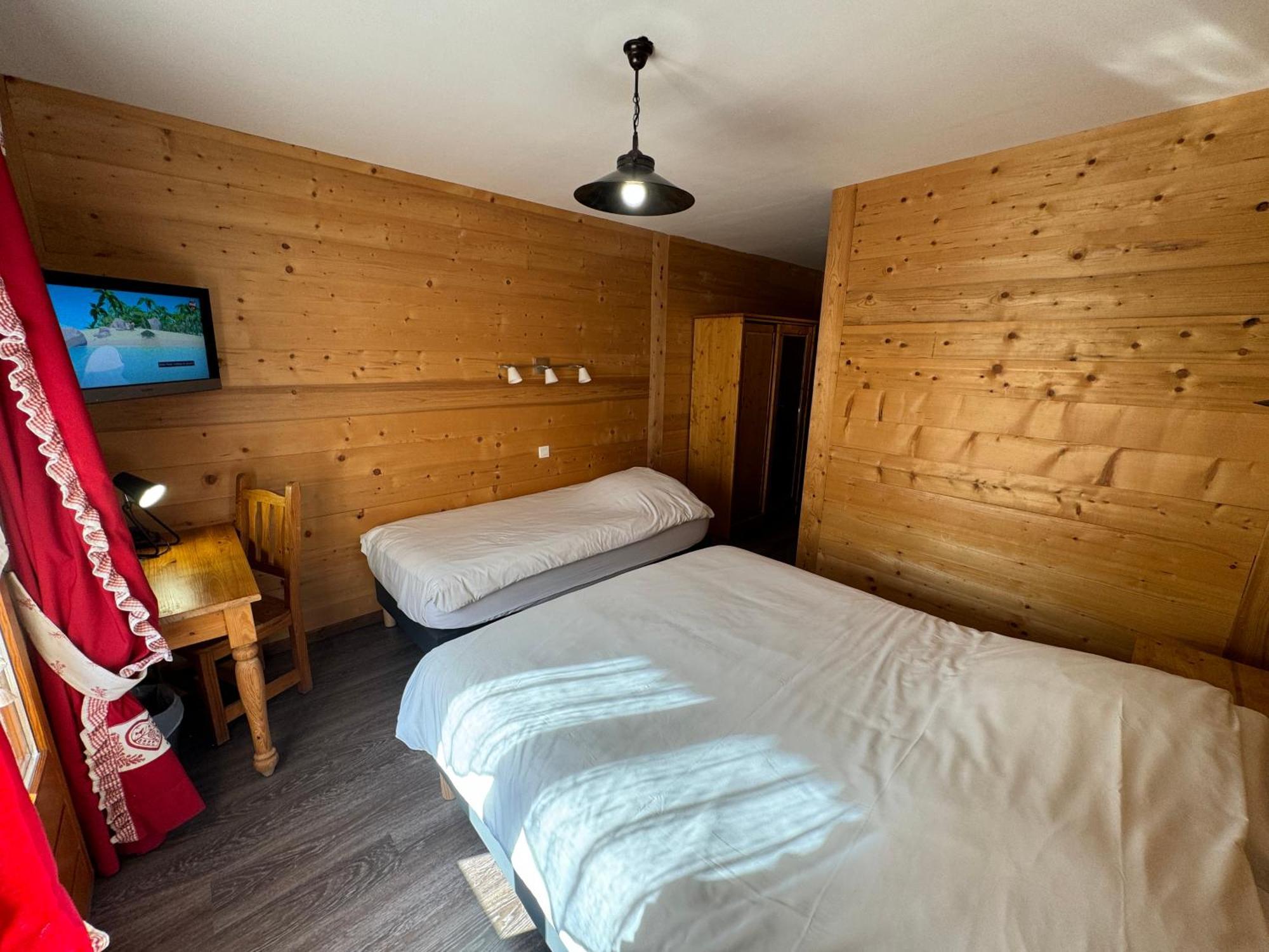 Le Schuss Hotel Chatel Bagian luar foto