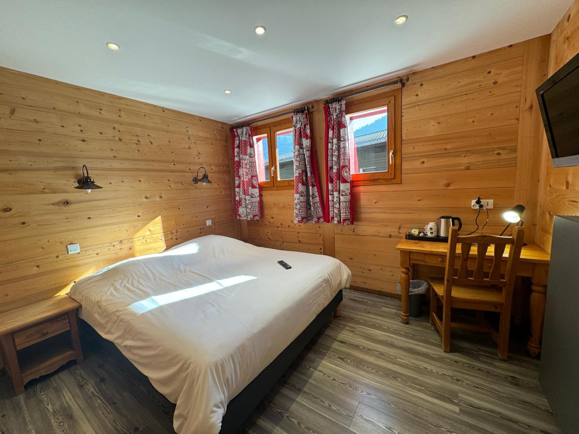 Le Schuss Hotel Chatel Bagian luar foto
